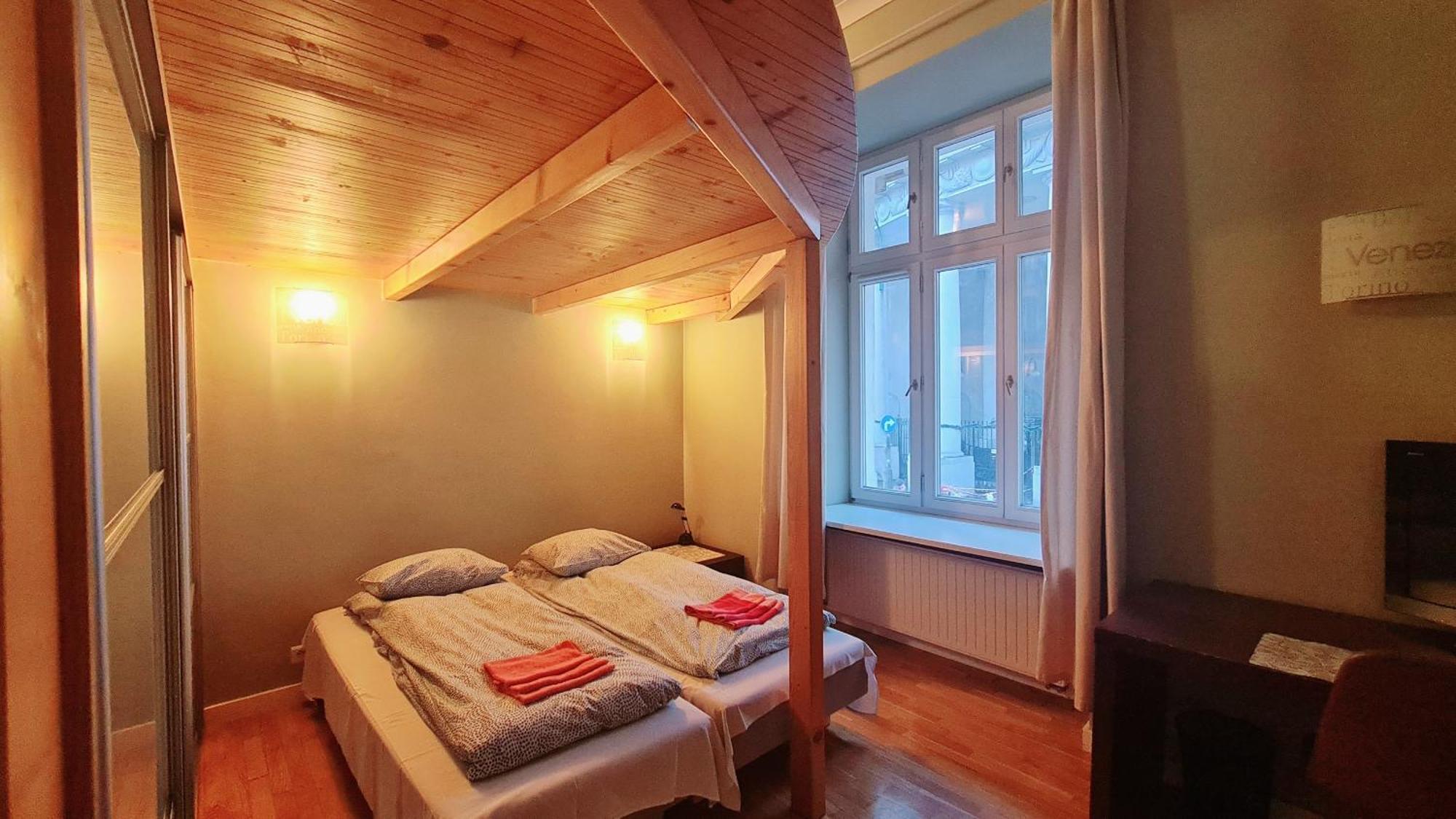 Bright&Comfy Apt -Few Min To Main Square Cracóvia Exterior foto